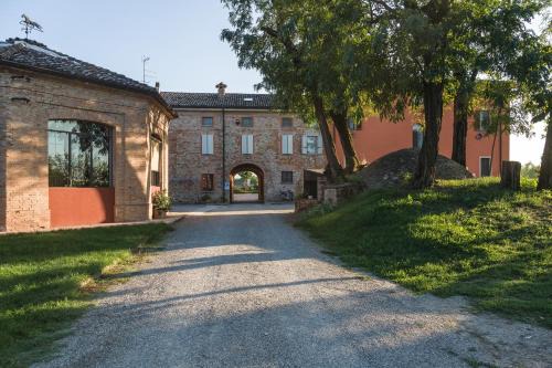 Fiorenzuola d'Arda House | Discover Agriturismo Battibue: Pet-Friendly Retreat