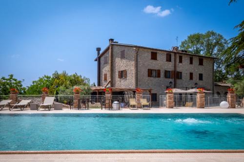 Carnaiola House | Inviting Agriturismo Beata Vanna with Oceanfront Pool Access
