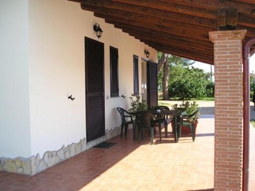 Montalto di Castro House | Discover Agriturismo Belvedere: Pet & Family Friendly Retreat