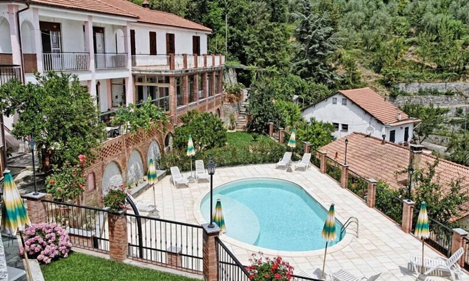 Casanova Lerrone Apartment | Discover Agriturismo Borgo Ameno: Pool & Spa Retreat