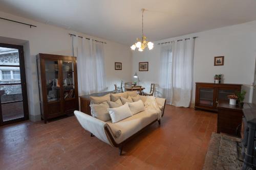 Acquapendente Bed & Breakfast | Idyllic Agriturismo Borgo di Campagna Il Tesoro Retreat