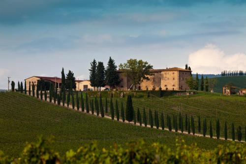 Castellina in Chianti House | Pet-Friendly Agriturismo Casale Dello Sparviero with Pool