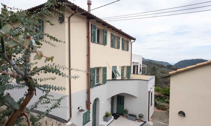 Bardino Vecchio House | Top-Rated Agriturismo Ca Du Briccu with Family-Friendly Perks