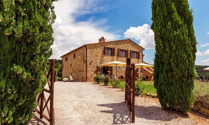 Gavorrano Resort | Oceanfront Stay at Agriturismo & Cantina Tenuta Casteani