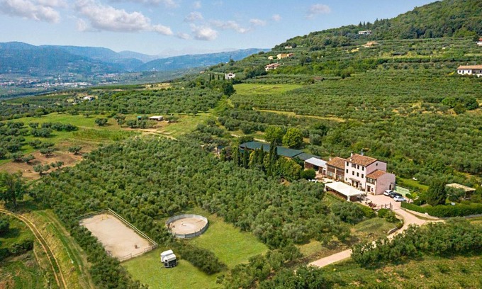 Nord-Est House | Experience Agriturismo Casa Rosa: Family-Friendly Retreat