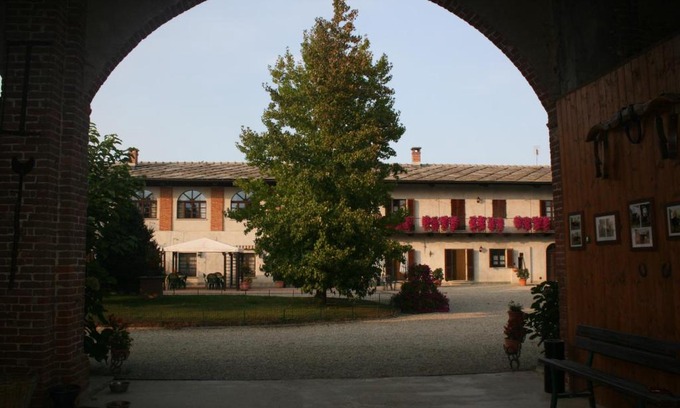 Barge House | Family-Friendly Agriturismo Cascina Nuova with High Ratings