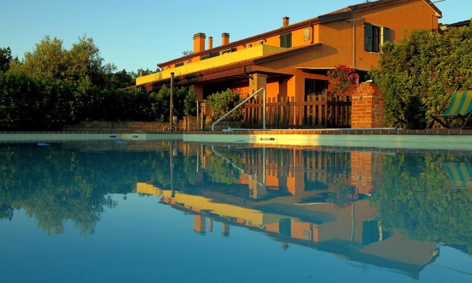 San Costanzo House | Relaxing Agriturismo Colomboni with Pool and Family Fun