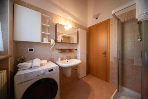 Caprino Veronese House | Charming Agriturismo Corte dei Fiori with Pool & Pet Friendly