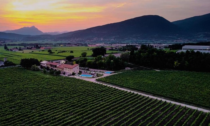 Rivoli Veronese House | Relax at Agriturismo Corte Patrizia: Pet-Friendly & Spa