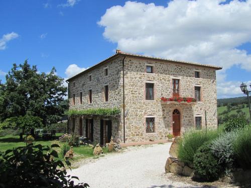 Catabbio House | Discover Agriturismo D' Epoca La Marianella: Oceanfront Escape