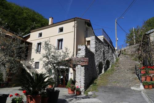 Nasino House | Rated 10/10 Agriturismo Dai Marchesin: Family & Pet Friendly