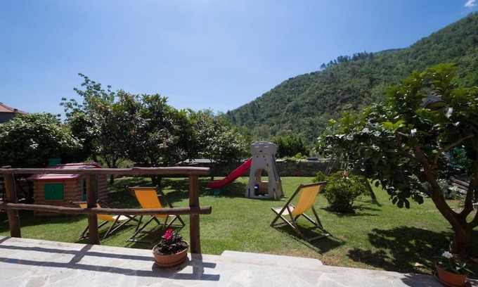 Rialto Apartment | Pet-Friendly Agriturismo del Ponte "pomelo" with 9/10 Rating
