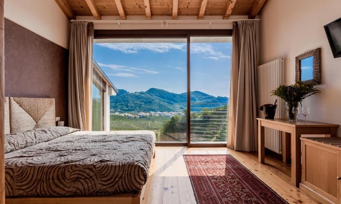 Valdobbiadene House | Pet-Friendly Agriturismo due Carpini with Ocean View & Spa