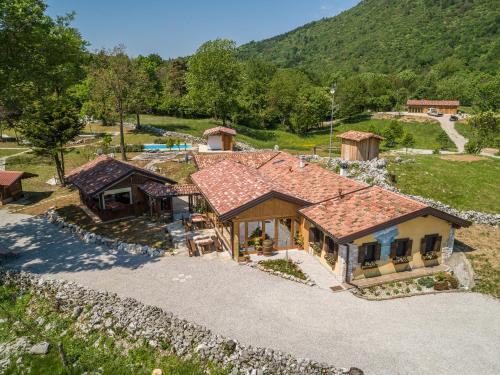 Vito d'Asio Bed & Breakfast | Relaxing Agriturismo Fattoria Carolina with Oceanfront Views
