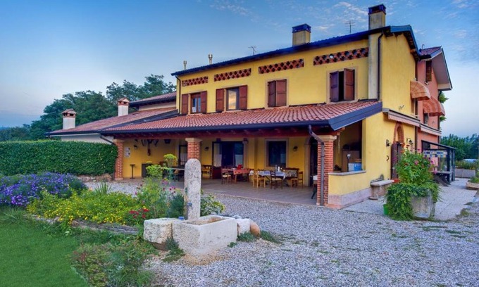 Pescantina House | Delightful Agriturismo Fior di Maggio - Rated 9/10!