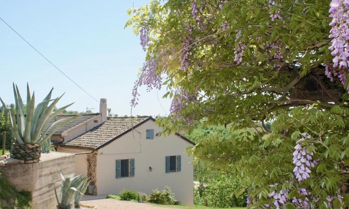 Cossignano Apartment | Family-Friendly Retreat at Agriturismo Fortuna Verde