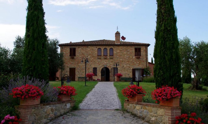 Castiglione del Lago House | Relaxing Agriturismo I Romiti with Ocean Views & Pool