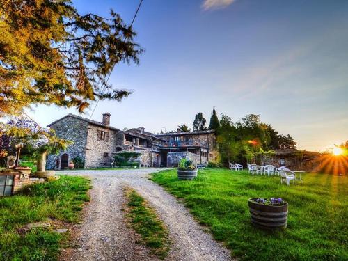 Montalcino House | Relax at Agriturismo Il Cocco: Pet-Friendly Retreat