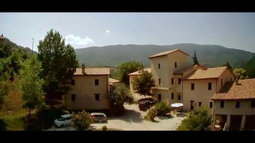 Valtopina House | Exceptional Agriturismo Il Covo del Solengo – Pet Friendly Stay