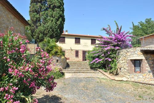Casale Marittimo House | Idyllic Agriturismo Il Poggio with Ocean View & Pool