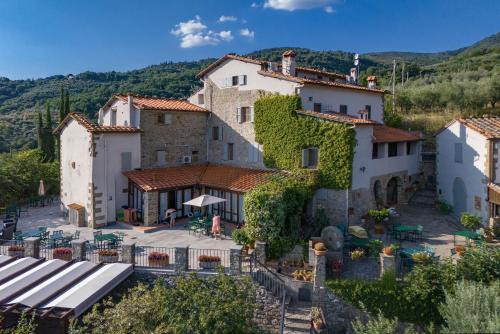 Castelfranco di Sopra House | Oceanfront Retreat at Agriturismo Borgo Mocale, Rated 9.4