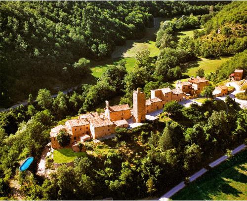 Mercatello sul Metauro Hotel | Serene Agriturismo Biologico Castello Della Pieve Retreat