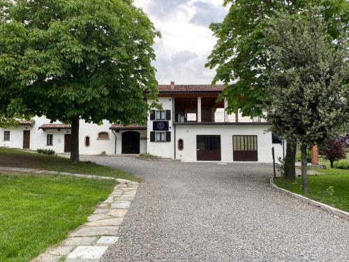 Corniola House | Pet-Friendly Getaway at Agriturismo Poggiacolle – Rated 9/10