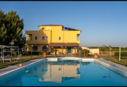 Lizzano House | Relax at Agriturismo l' Annunziata with Family-Friendly Amenities