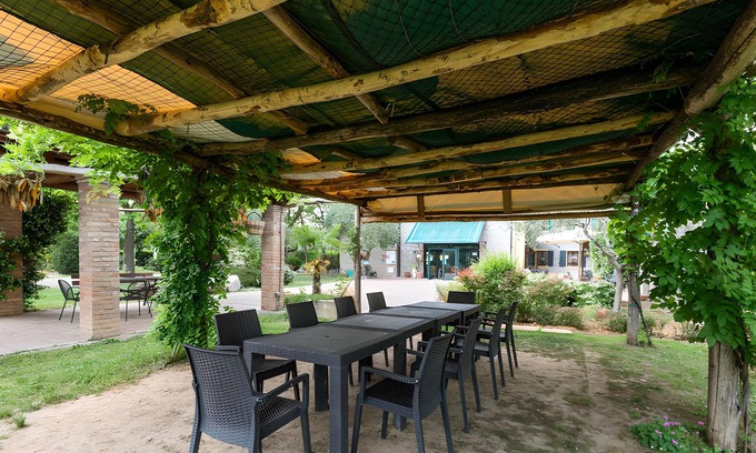 Ospedaletto di Pescantina Ski Chalet | Relax at Agriturismo La Buona Terra Bio with Pool & Breakfast