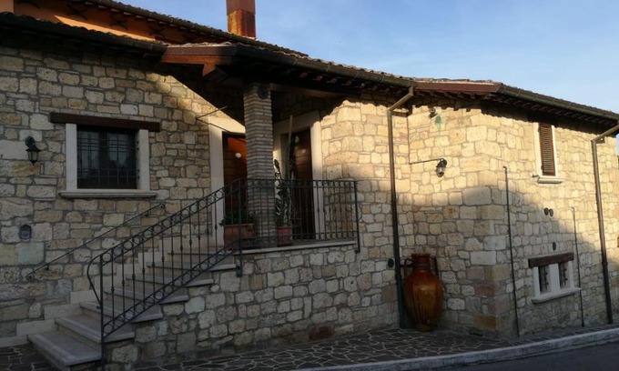 Ascoli Piceno Bed & Breakfast | Pet-Friendly Agriturismo La Cantina with Oceanfront Views
