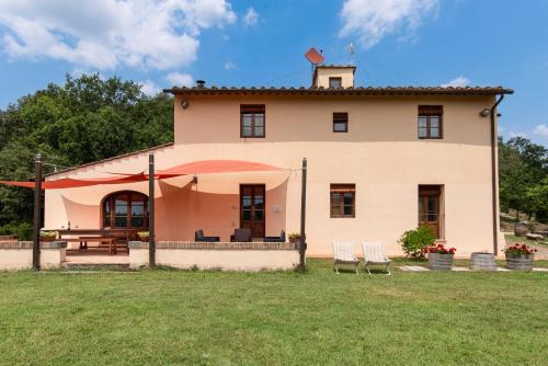Montespertoli House | Discover Agriturismo La Capanna: 4-Star Family Retreat