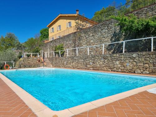 Pistoia House | Discover Agriturismo La Corte: Poolside Oceanfront Escape