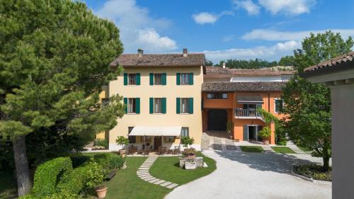 Montinelle House | Relax at Agriturismo La Filanda with Ocean Views & Pool