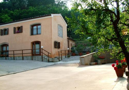 Galzignano Terme House | Discover Agriturismo La Scuderia: Rated 9/10 & Family-Friendly