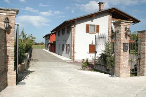 Collegno House | Experience Agriturismo la Sforzata: Pet-Friendly Retreat