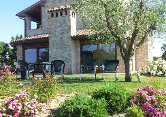 Loreto House | Discover Agriturismo La Torraccia: Pet-Friendly Retreat