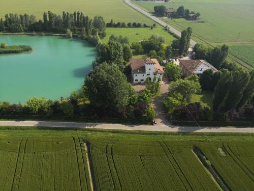 Argelato House | Delightful Agriturismo la Torre: Top-Rated with Hot Tub