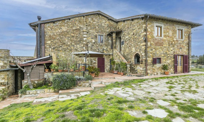 Greve in Chianti Apartment | Discover Agriturismo Le Rondini: Pet-Friendly Ocean Retreat