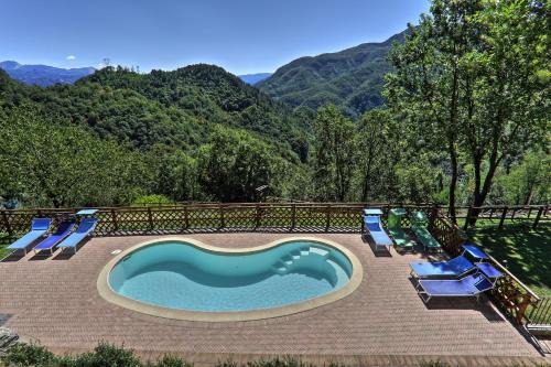 Mologno House | Pet-Friendly Agriturismo Le Scope with Pool & Hot Tub
