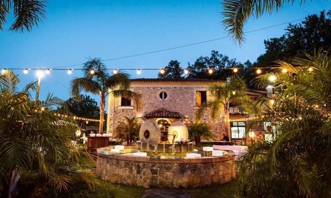 Gerace House | Relaxing Agriturismo Limpero Romano with Pool & Spa