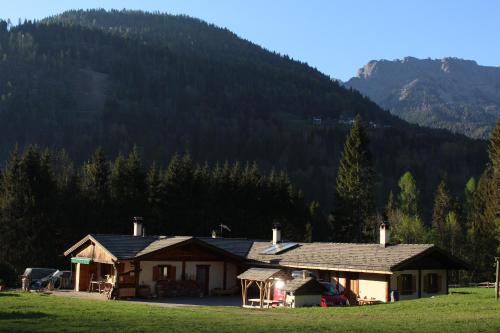 Canale d'Agordo Apartment | Exceptional Agriturismo Maso Fumas with Ocean Views
