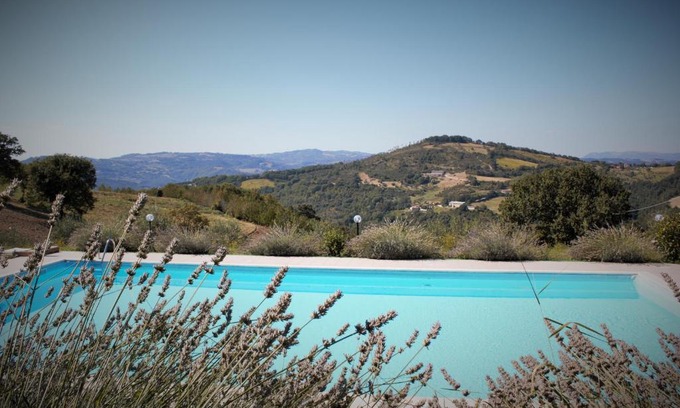 Valfabbrica Apartment | Pet-Friendly Retreat at Agriturismo Monte della Dea