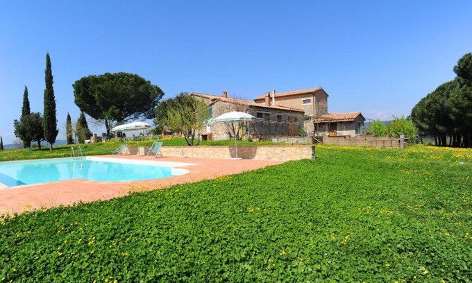 Semproniano House | Discover Agriturismo Montecchio: Oceanfront Family Escape