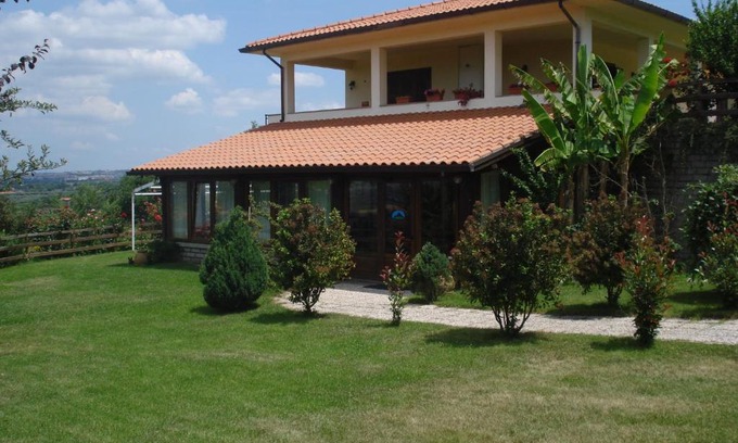Viterbo House | Welcoming Agriturismo Montigliano with Pet-Friendly Comfort