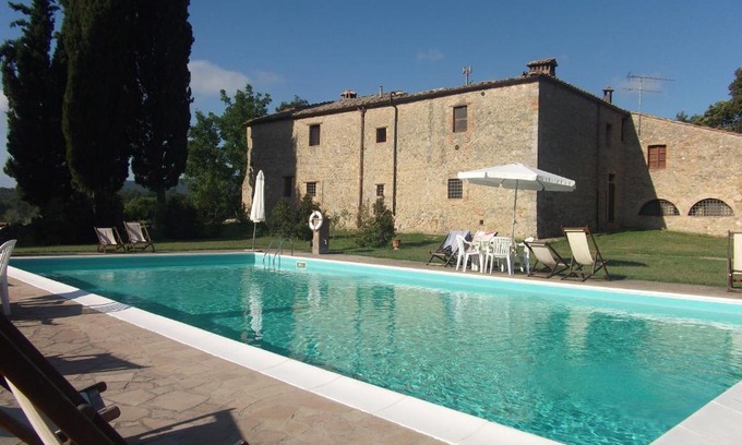 San Gimignano House | Experience Agriturismo Natura E Salute: Pool & Hot Tub