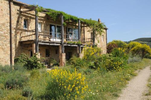Castiglione d'Orcia House | Cozy Agriturismo Pian Di Meta Vecchia with Ocean Views