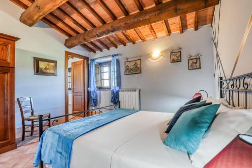 Radicofani House | Elegant Agriturismo Podere San Giorgio with Ocean Views