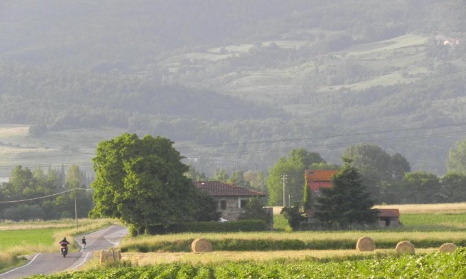 Bibbiena House | Cozy Agriturismo Poderi Minori with Pool & Pet-Friendly Stay