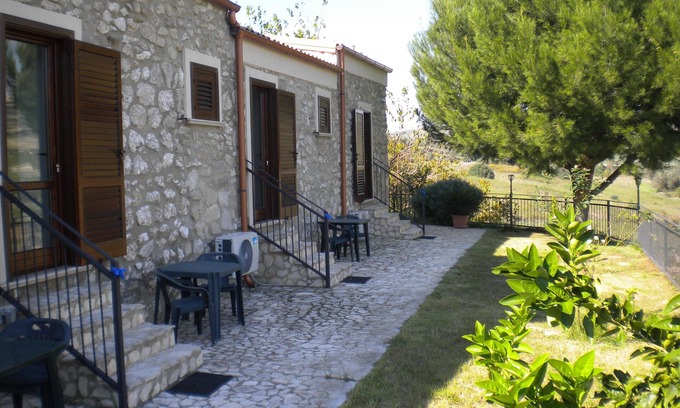 Sant'Angelo Muxaro House | Cozy Agriturismo Rifugio di Dedalo: Family-Friendly Retreat