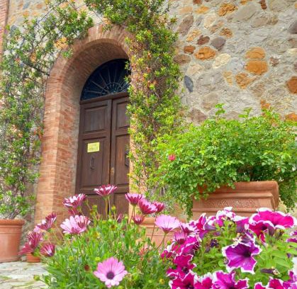 Allerona House | Discover Agriturismo Riparossa with Pool and Ocean Views
